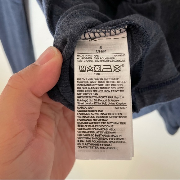 Gap Fit gathered backless long sleeve workout top women’s size small bre… - Picture 5 of 5